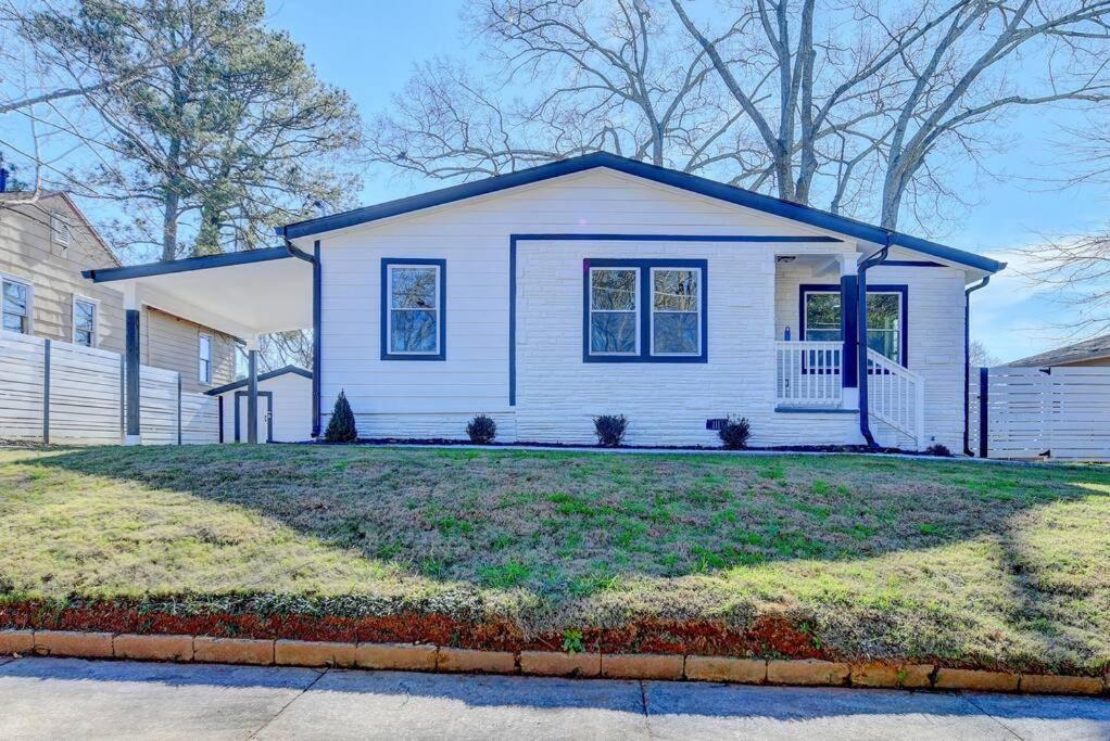 Modern Home At Colonial College Park Atlanta Exterior photo