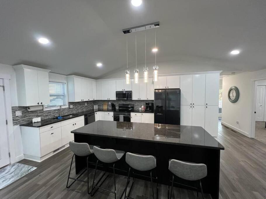 Modern Home At Colonial College Park Atlanta Exterior photo